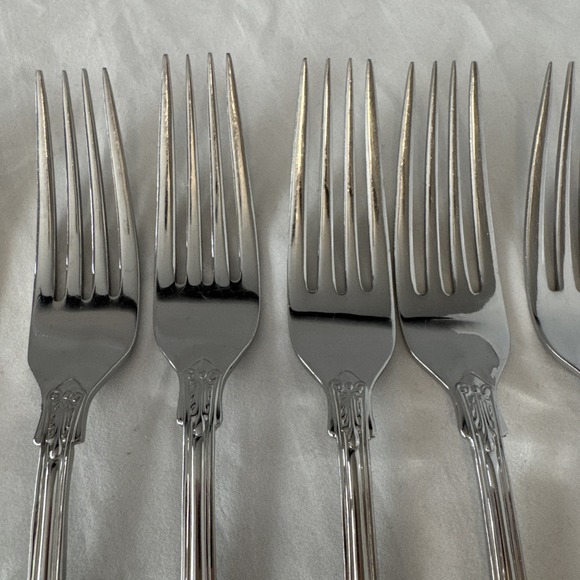 Towle 18/10‎ Stainless Flatware Hotel Kings Shell Lot of 8 Dinner Forks 8 7/16\
